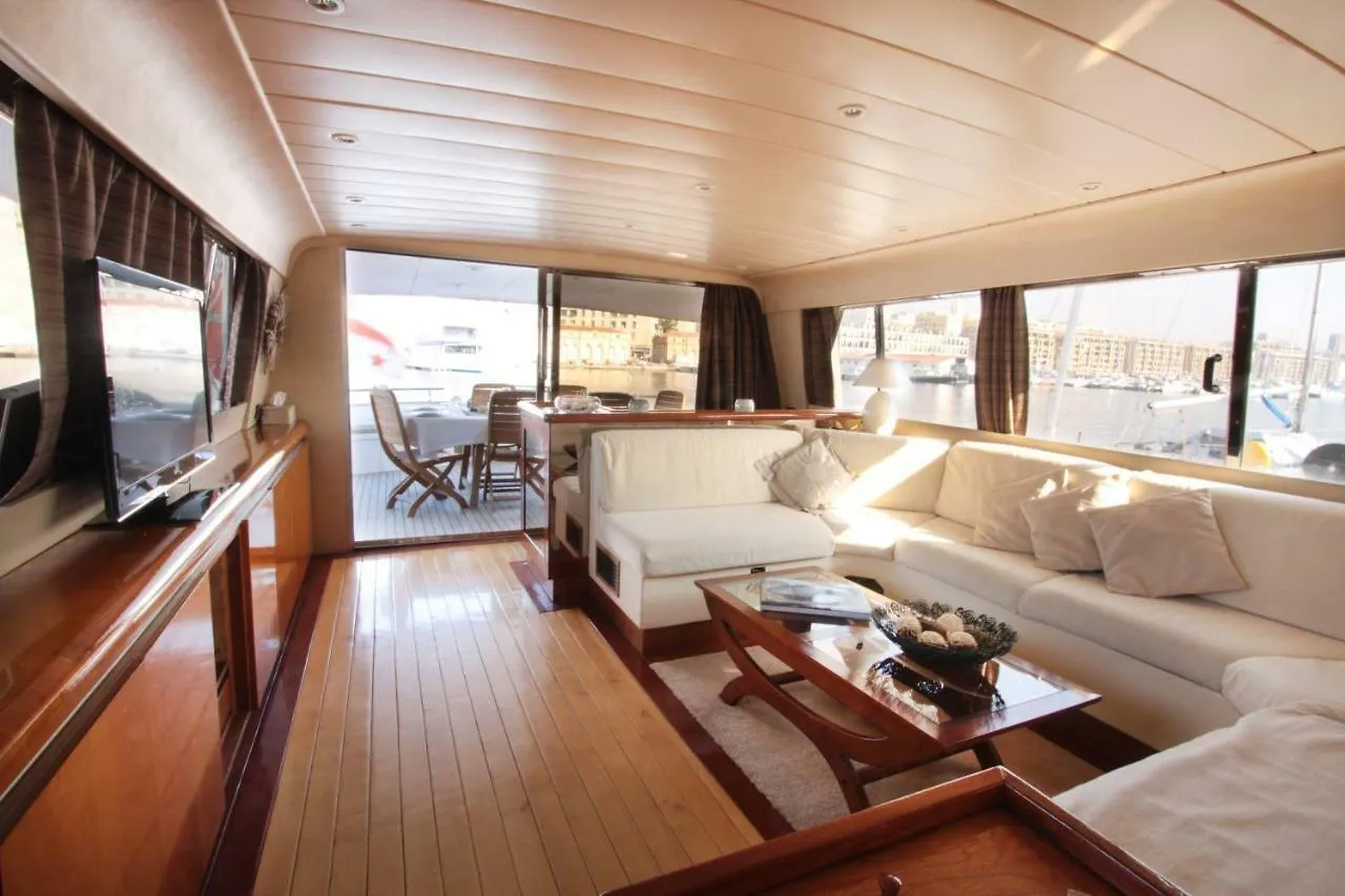 فندق Yacht Cyos مارسيليا فرنسا